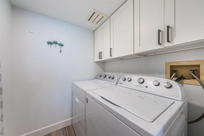 Building Photo - 5151 Isla Key Blvd S
