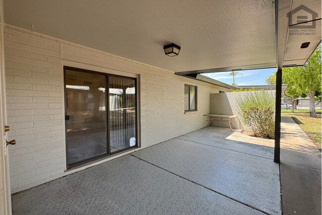 Building Photo - 1Bed/2Bath Furnished House in 55+ Age-Restricted Community in East Mesa!