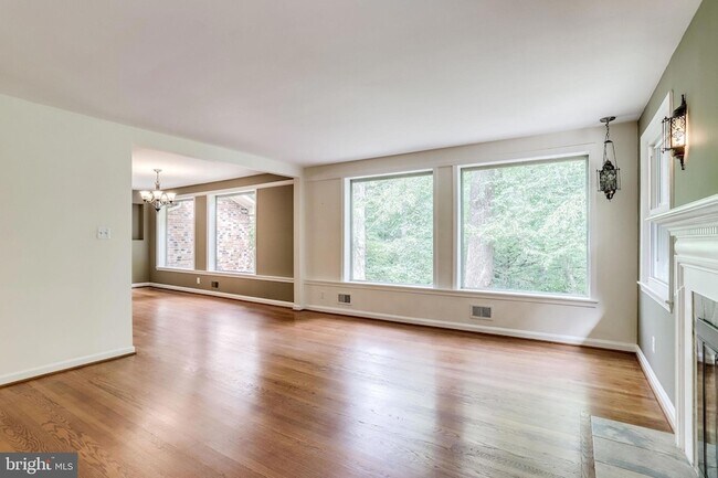 Building Photo - 5225 Old Dominion Dr