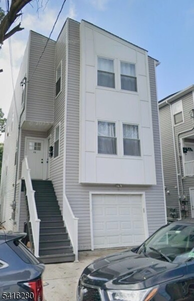 Building Photo - 10 Shaw Ave