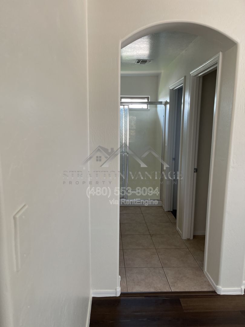 Building Photo - 1327 E Weatherby Way