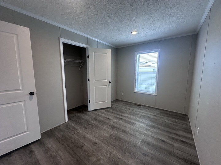 Building Photo - 29638 Danbury Ct