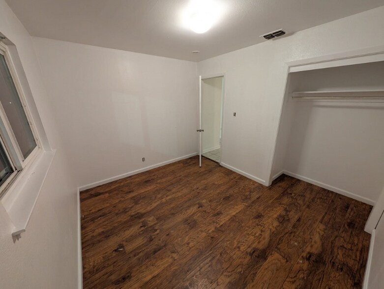 Building Photo - 5551 79th St