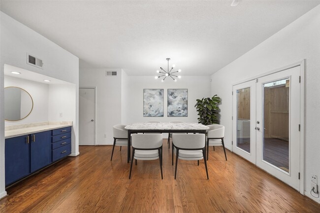 Building Photo - 2555 Bering Dr