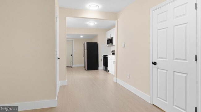 Building Photo - 5981 N 21st St