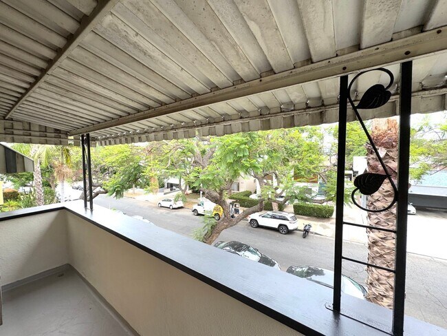Building Photo - Top Floor Newly Gut Renovated 2-Bedroom in Prime West Hollywood Location