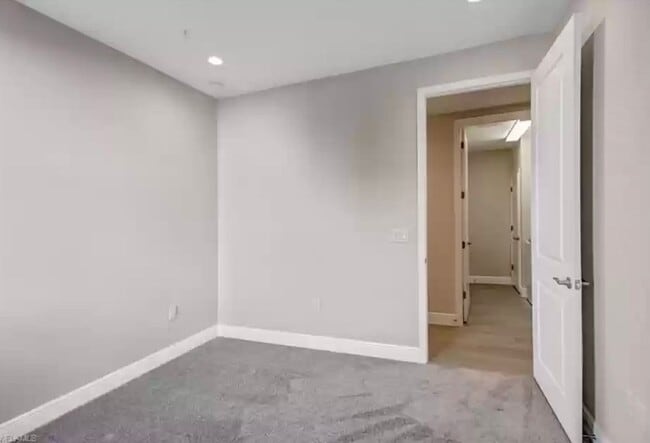 Building Photo - 2554 Seychelles Dr