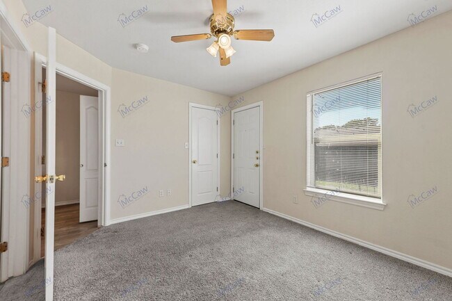 Building Photo - 10275 Aurora Dr