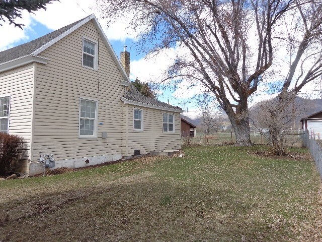 Building Photo - 94 W 250 N