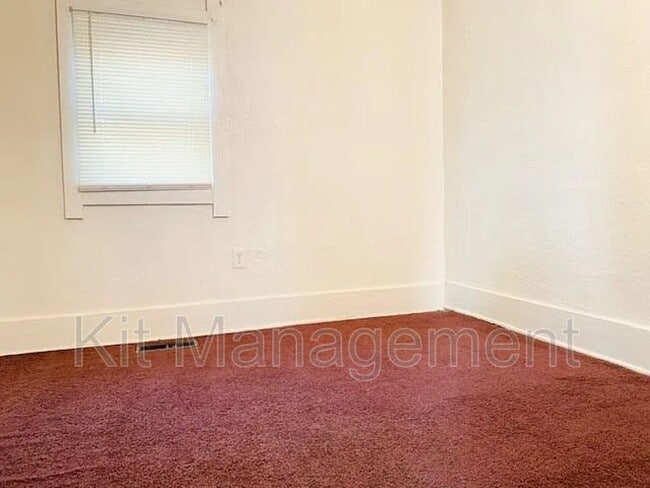 Building Photo - Charming 2-Bedroom Ranch Home in South Toledo
