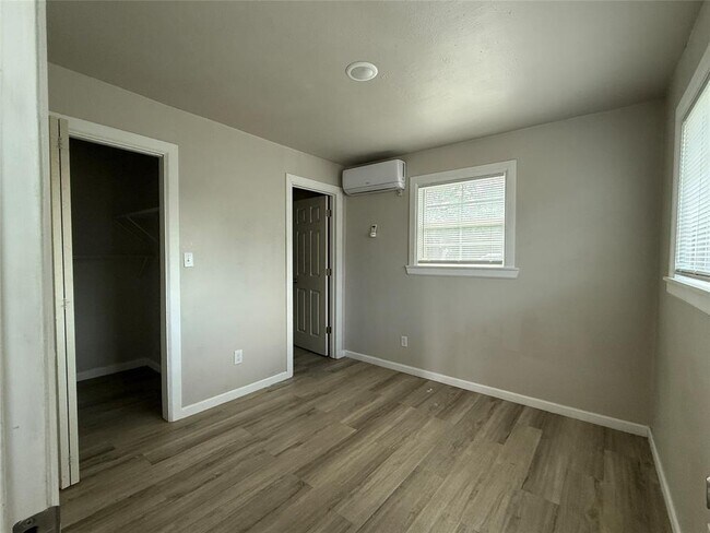 Building Photo - 8510 Safeguard St