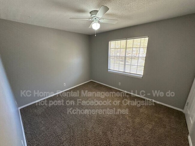 Building Photo - 9338 Bluejacket St