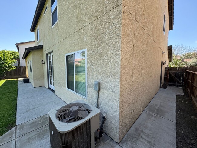 Building Photo - Two story home in SW Visalia coming soon!