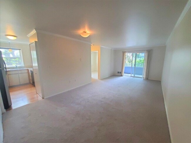 Building Photo - 1bedroom in quiet residential setting.  W/D in unit