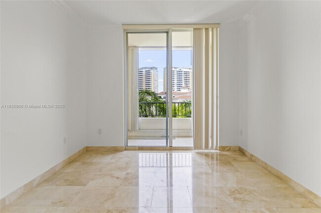 Building Photo - 703 Crandon Blvd
