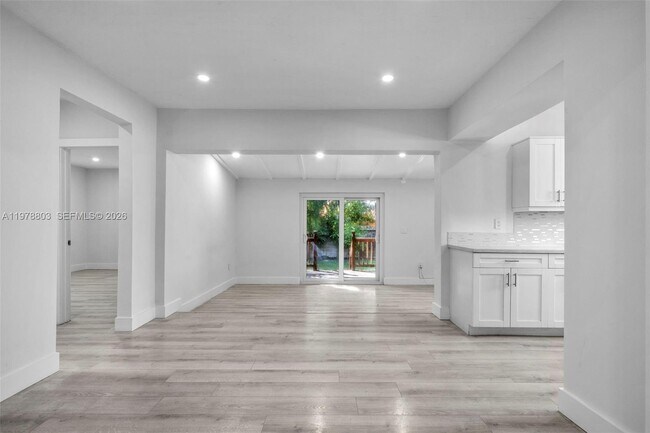 Building Photo - 1262 SW 15th Terrace