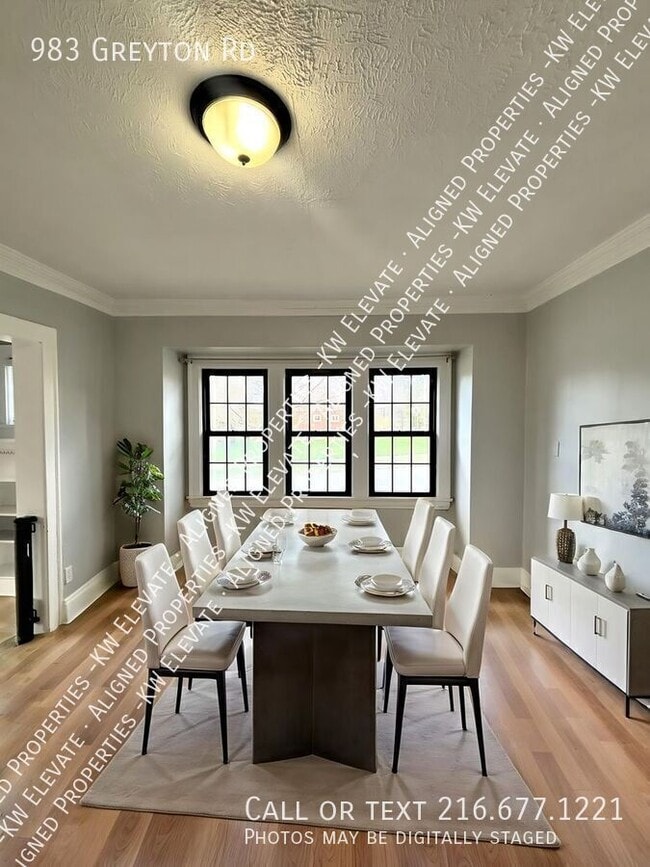 Building Photo - 983 Greyton Rd