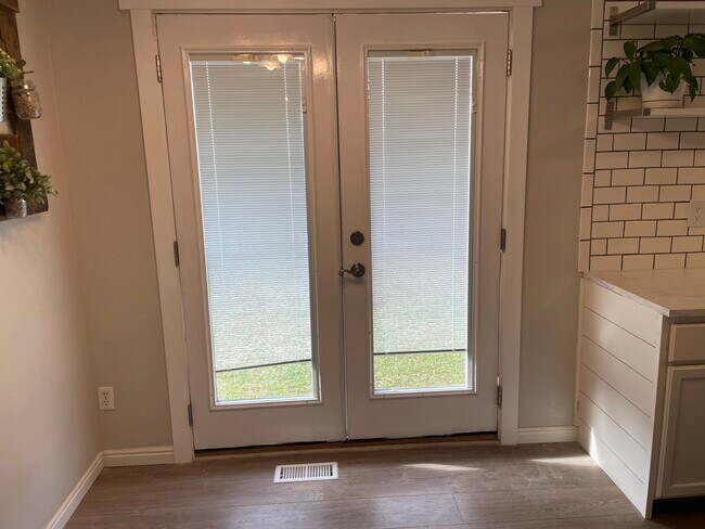 Building Photo - 781 N 950 W St