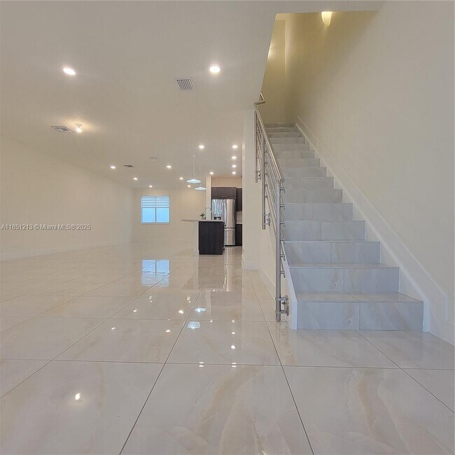 Building Photo - 10275 NW 66th St