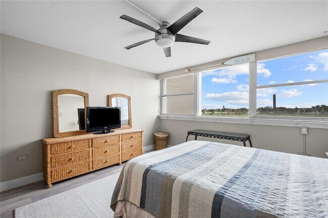 Building Photo - 450 Treasure Island Causeway