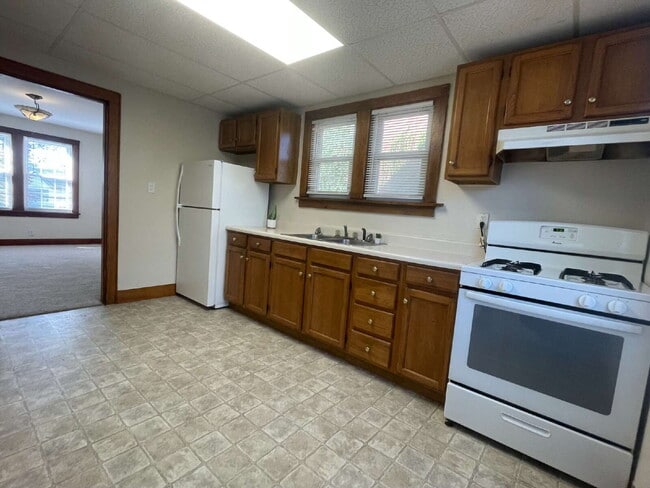 Building Photo - “Old School Cool” — 3 Bed with 3-Car Garage + Tons of Parking