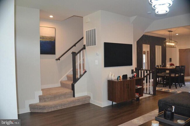 Building Photo - 1015 Rampart Dr