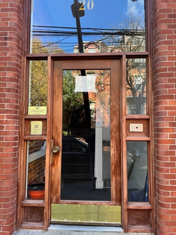 Building Photo - 20 Linwood St