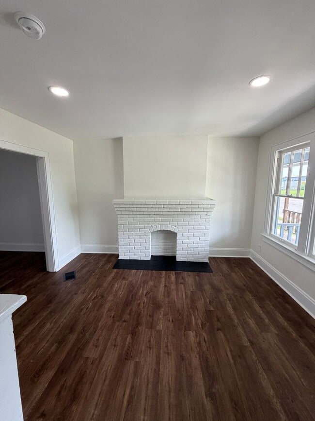 Building Photo - 726 Frebis Ave