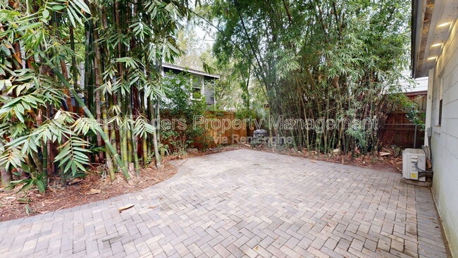 Building Photo - 3918 Herschel St