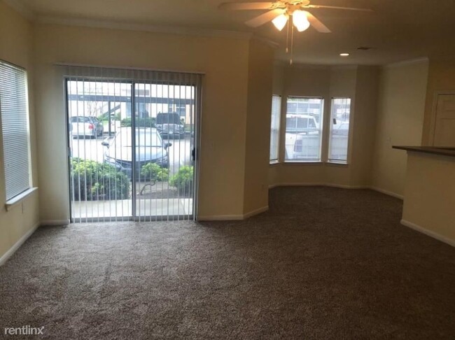 Building Photo - 1 br, 1 bath Condo - 19788 Highway 105 W F...