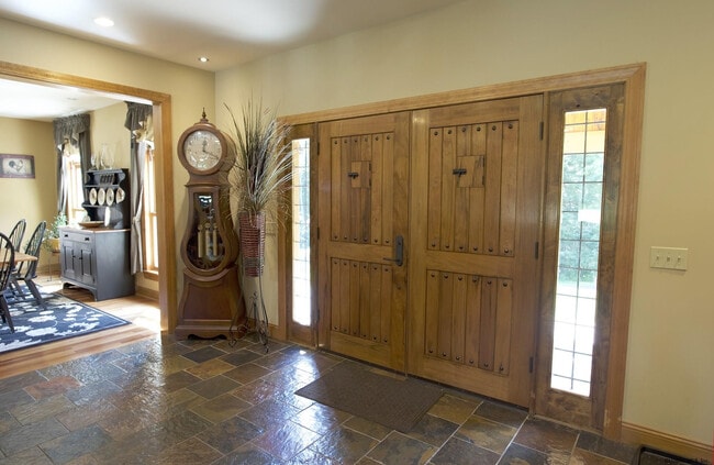 Building Photo - 32 Flat Rock Rd