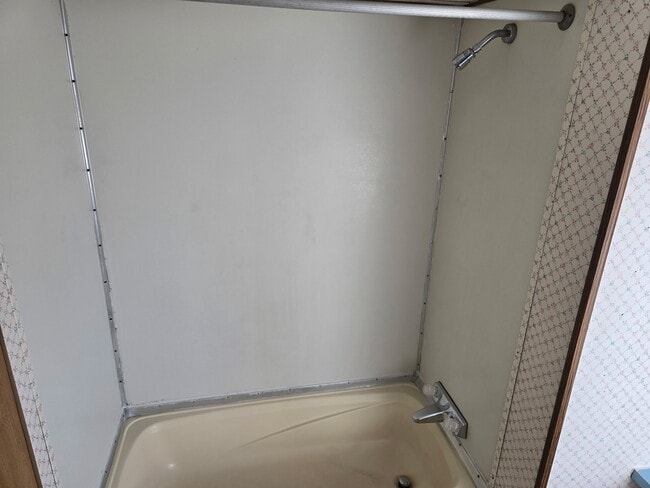 Building Photo - 472 Ruben Wells Rd