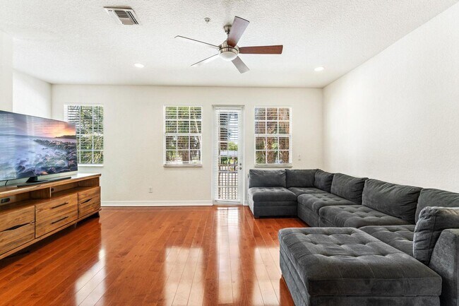 Building Photo - 105 Harbors Way