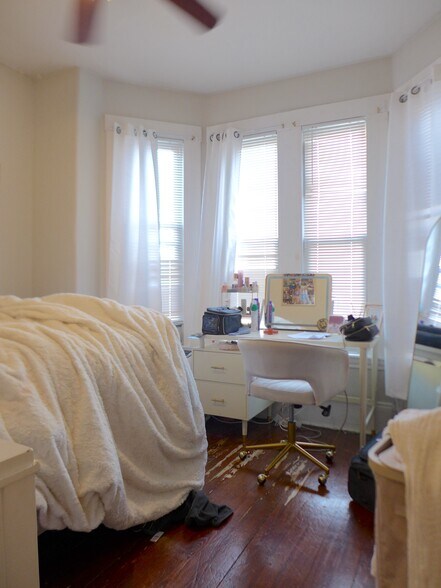 Building Photo - 24 Dell Ave