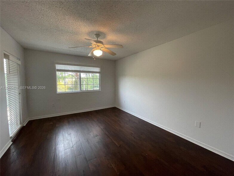 Building Photo - 5025 Wiles Rd