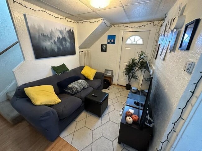 Building Photo - 174 E 300 S