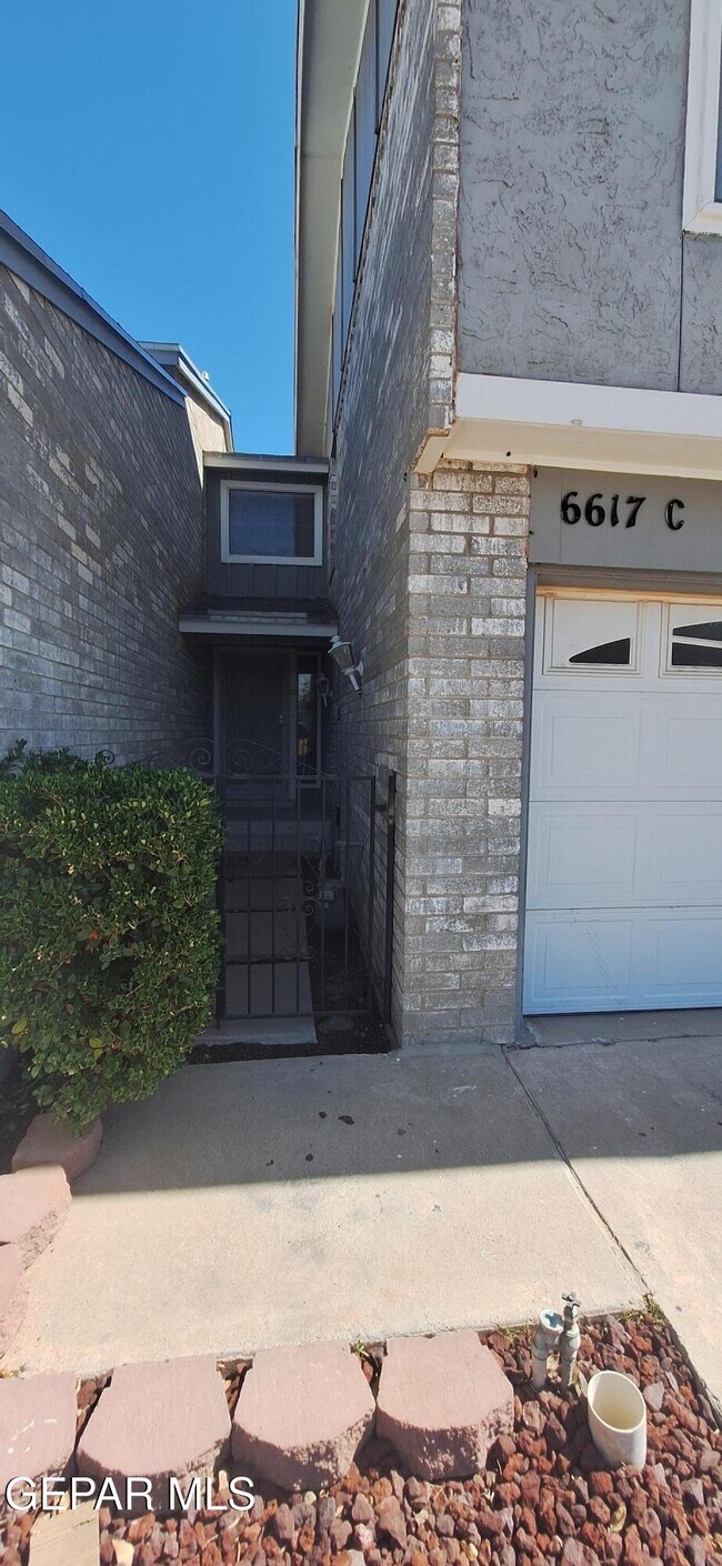 Building Photo - 6617 Dawn Dr