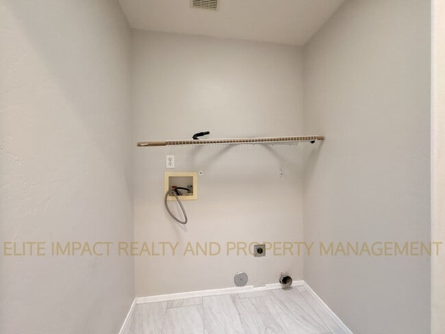 Building Photo - 7285 E Chelsie Kaye Ln