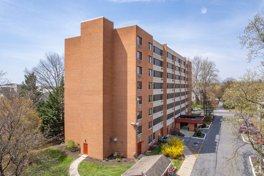 Building Photo - The Tower at Falling Spring-62+