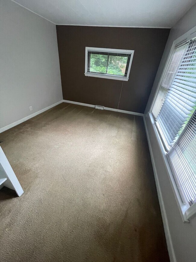 Building Photo - 296 Middle Fork Rd