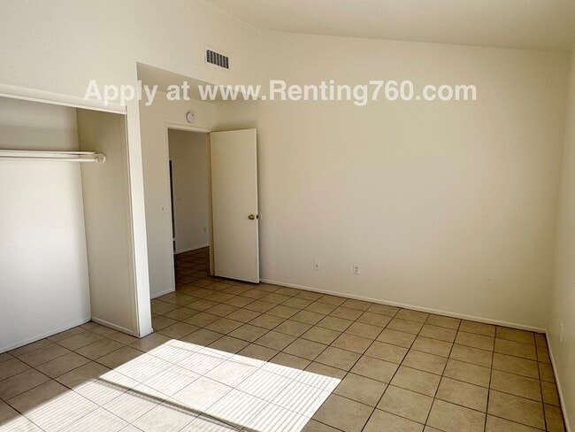 Building Photo - Spacious 2 Bed 1 Bath Home With Indoor Laundry Room