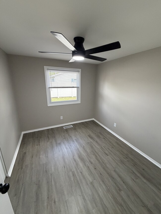 Building Photo - 2504 Campbell Dr