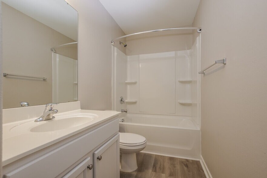 Building Photo - 904 Hilphiger Ct