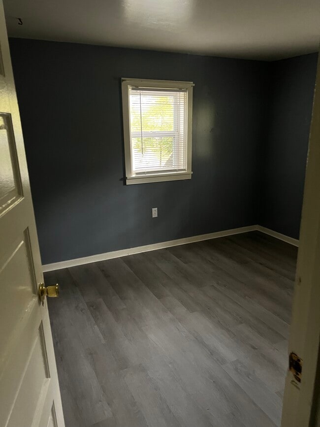 Building Photo - 2863 Licking Rd