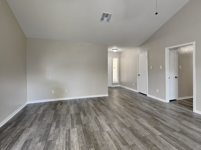 Building Photo - 2307 Romayor Ct