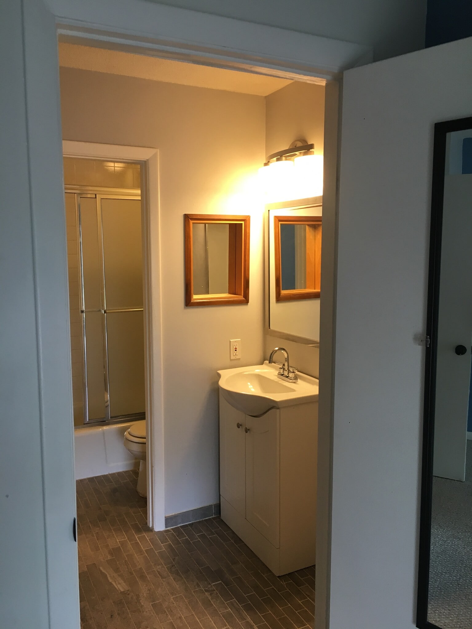 Building Photo - 280 Ledgewood Cir