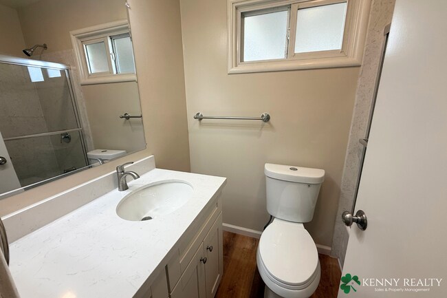 Building Photo - Beautifully Remodeled 3 Bedroom, 2 Bathroo...