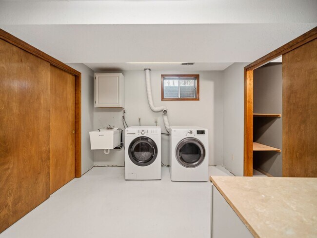 Building Photo - 5315 W Conestoga Ave