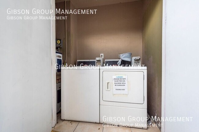 Building Photo - 1808 SW 11th Ct