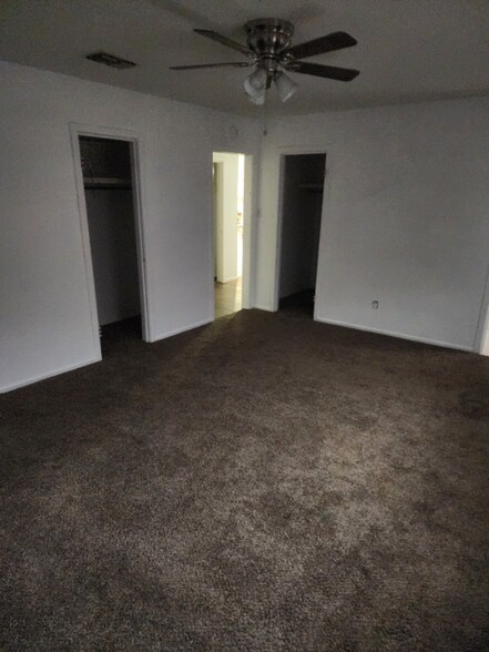 Building Photo - 6012 Vernon Ave